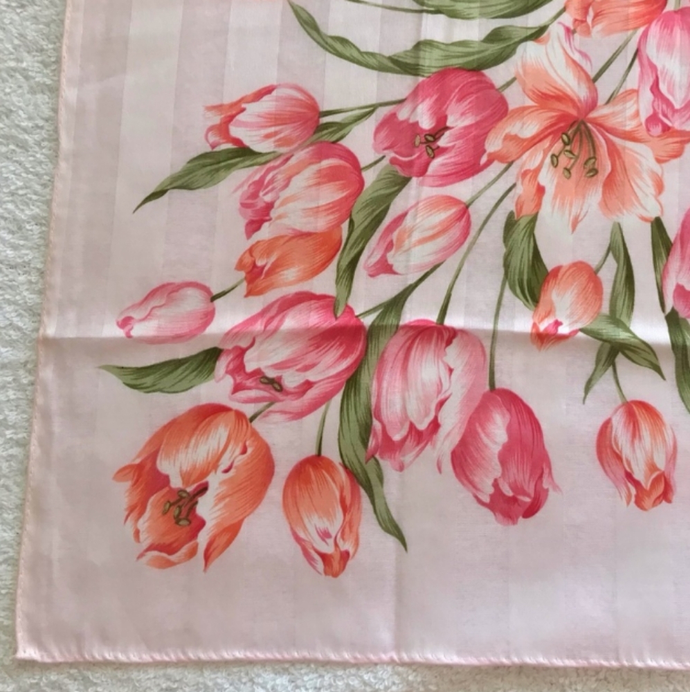 🌸 Yves Saint Laurent Pink & Green Floral Handkerchief / Mini Scarf NWT! - Picture 5 of 8